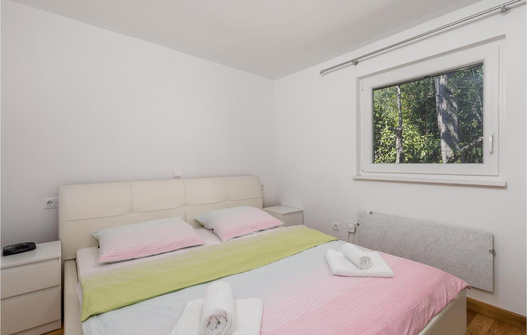 Nice Home In Krk With Kitchen คิร์ก ภายนอก รูปภาพ
